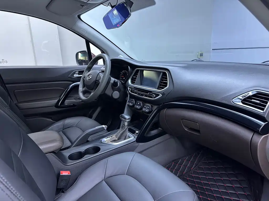 GAC Trumpchi GS4 2015 — фото 10