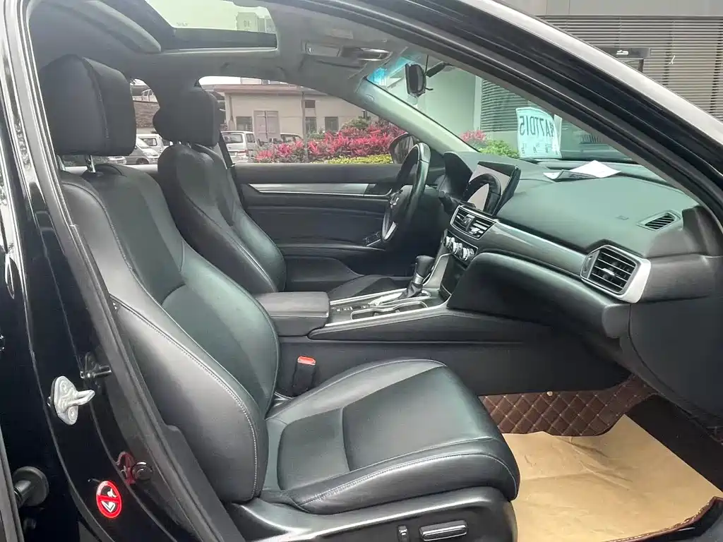 Honda Accord 2022 — фото 12