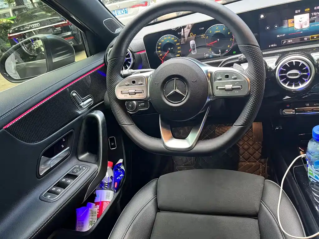 Mercedes-Benz A-Class 2019 — фото 13