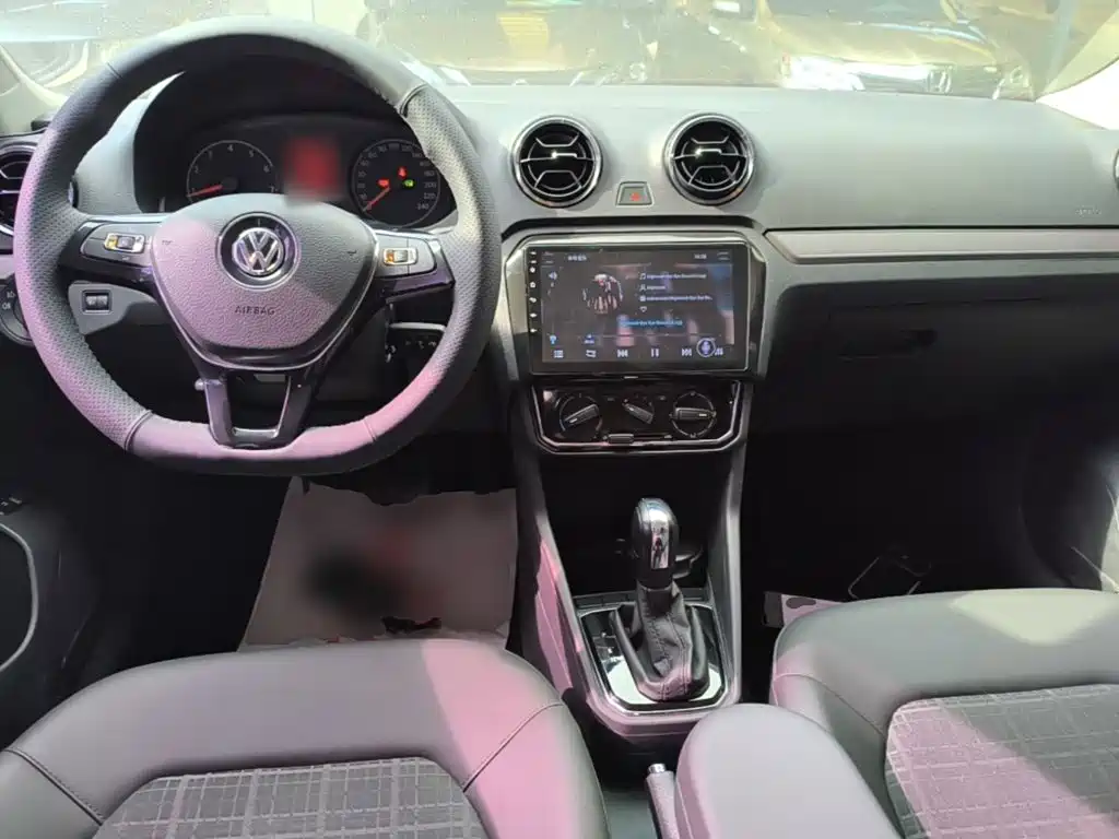 Volkswagen Jetta 2019 — фото 10