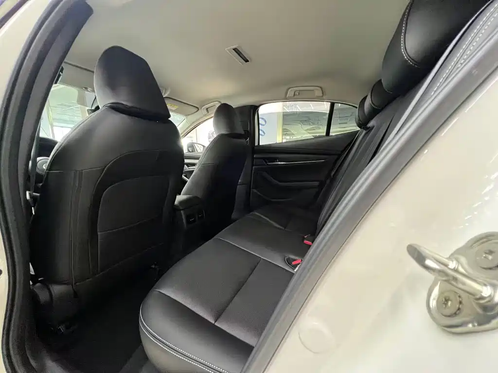 Mazda 3 Axela 2022