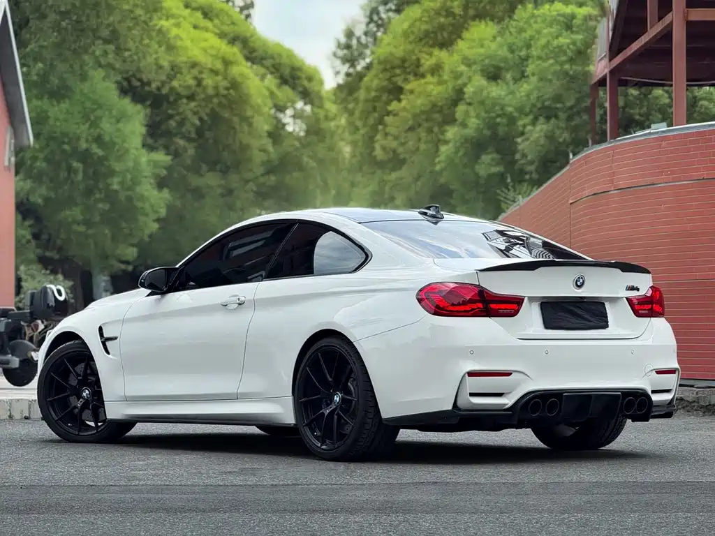 BMW M4 2016 — фото 17