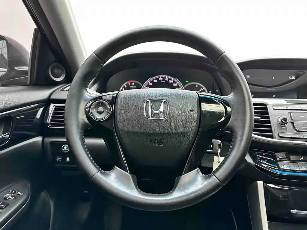 Honda Accord 2017 — фото 15