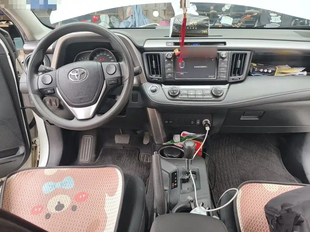 Toyota RAV4 2016 — фото 13
