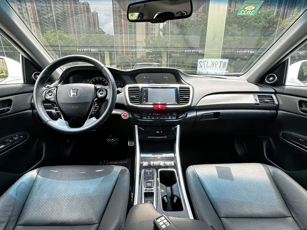 Honda Accord 2018 — фото 9