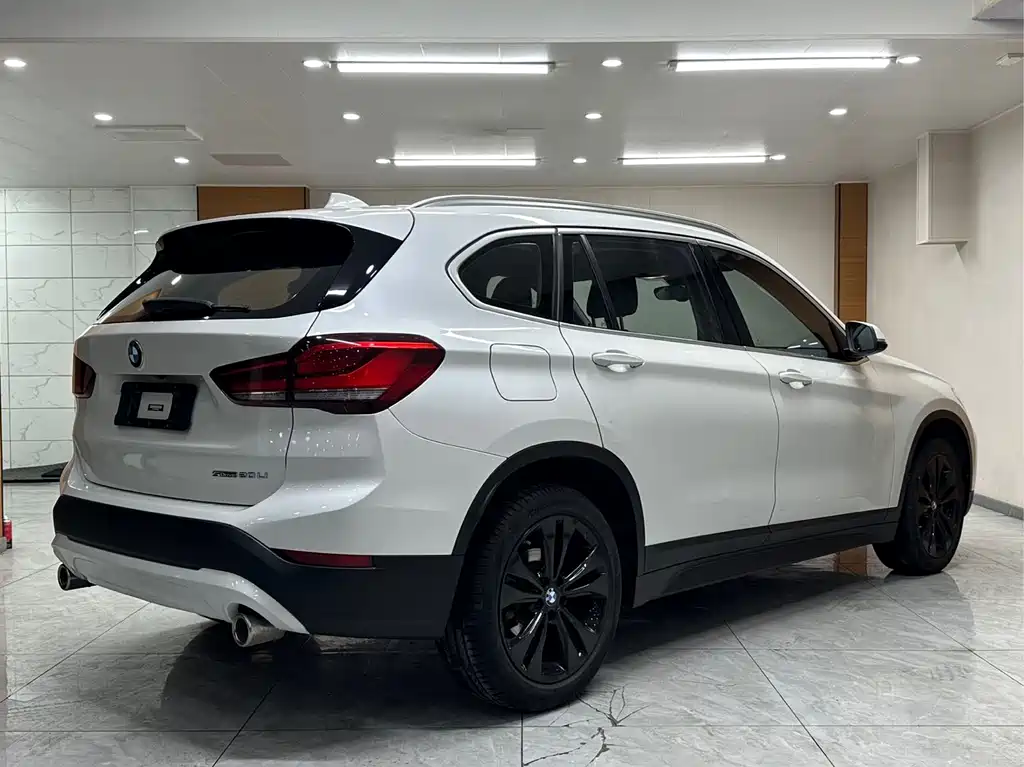 BMW X1 2021 — фото 4