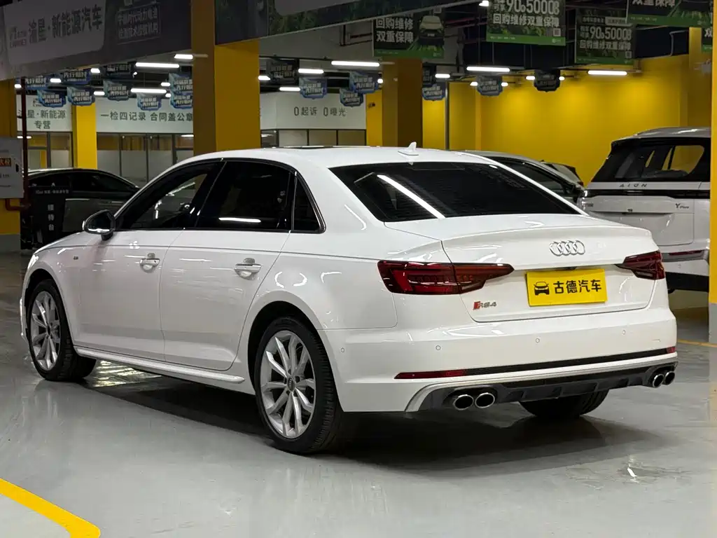 Audi A4L 2019