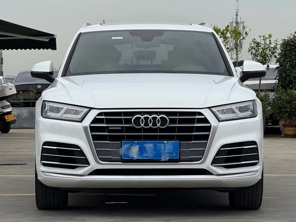 Audi Q5L 2020 — фото 2