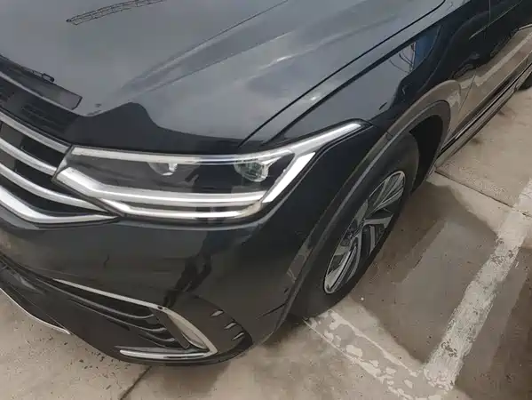 Volkswagen Tiguan L Plug-In Hybrid 2025