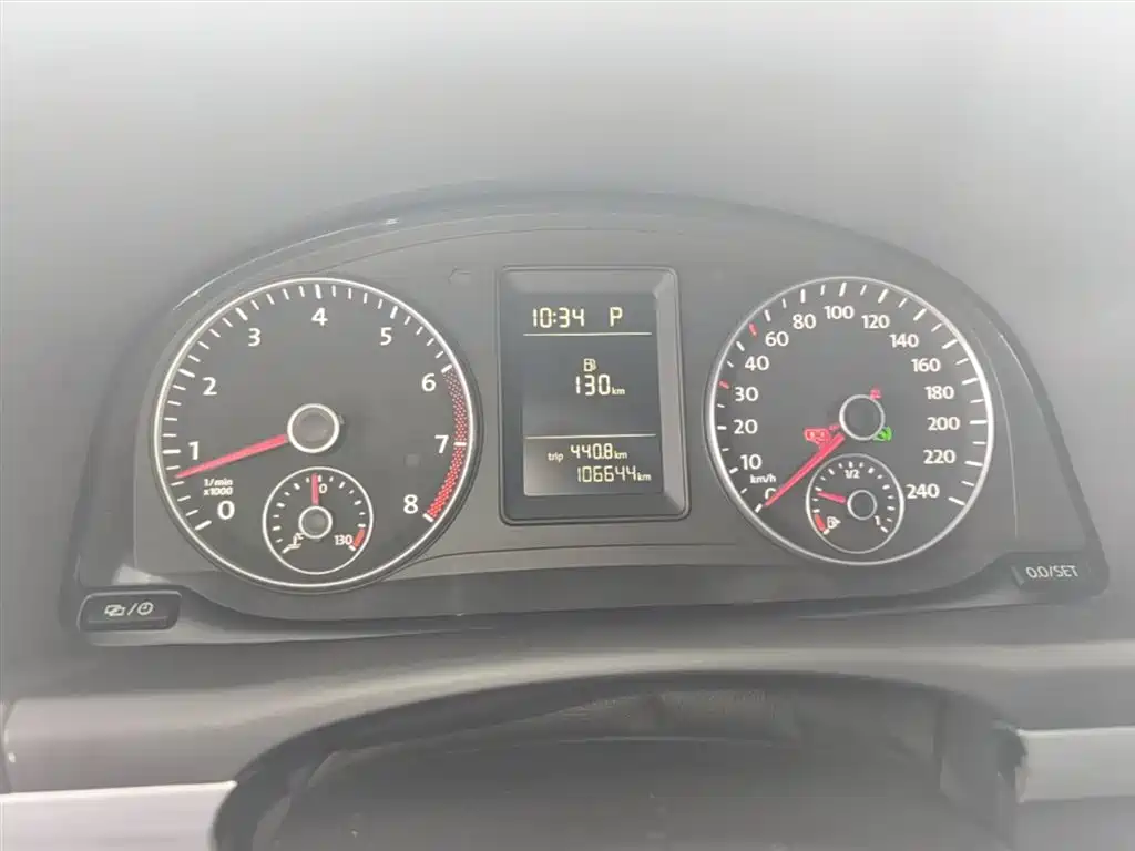 Volkswagen Touran 2015 — фото 12