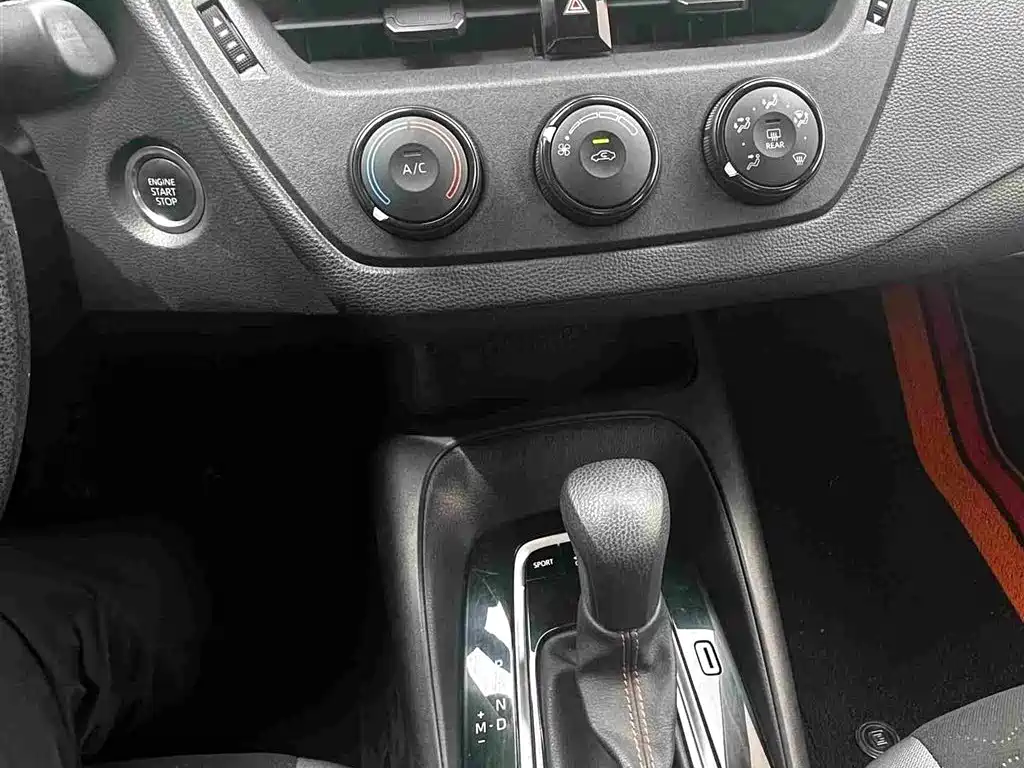 Toyota Corolla 2023 — фото 10