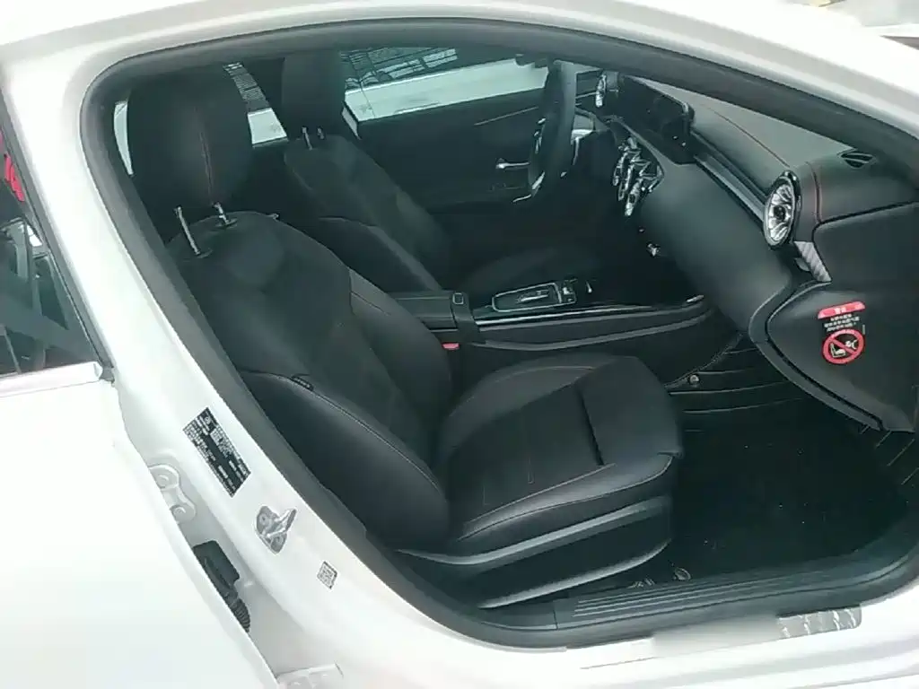 Mercedes-Benz A-Class 2025 — фото 25