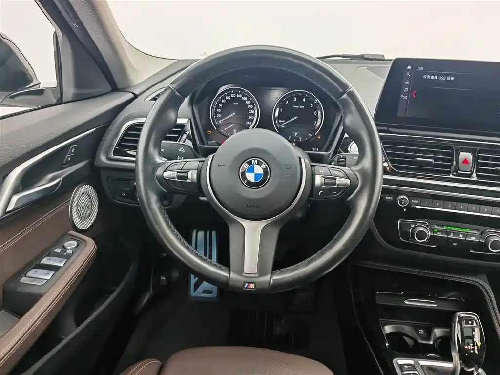 BMW 1 Series 2022 — фото 11