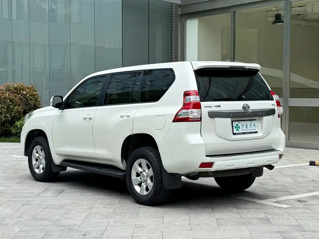 Toyota Prado 2015 — фото 13