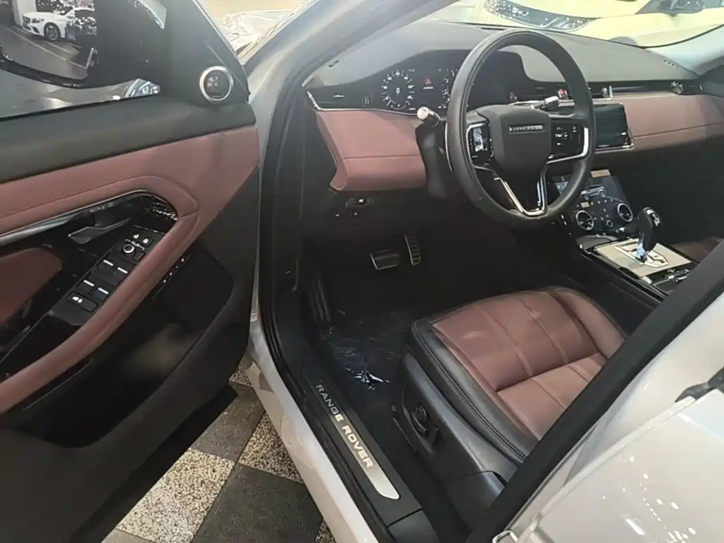 Land Rover Range Rover Evoque 2022 — фото 16