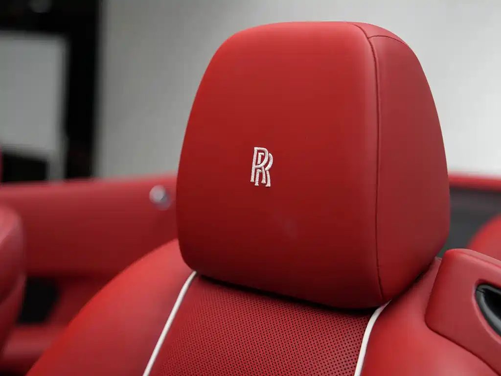 Rolls-Royce Dawn 2017 — фото 21