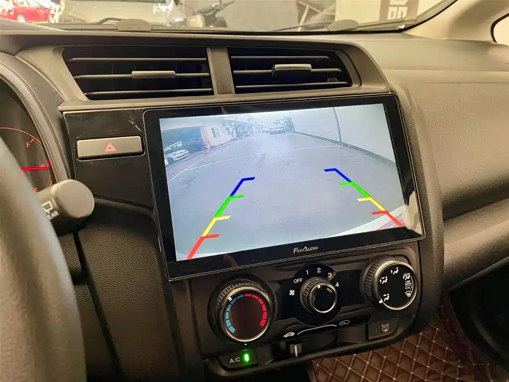 Honda Fit 2018 — фото 11