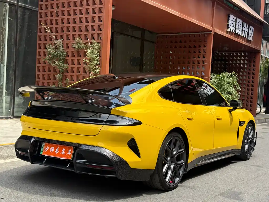 Xiaomi SU7 Ultra 2025 — фото 8
