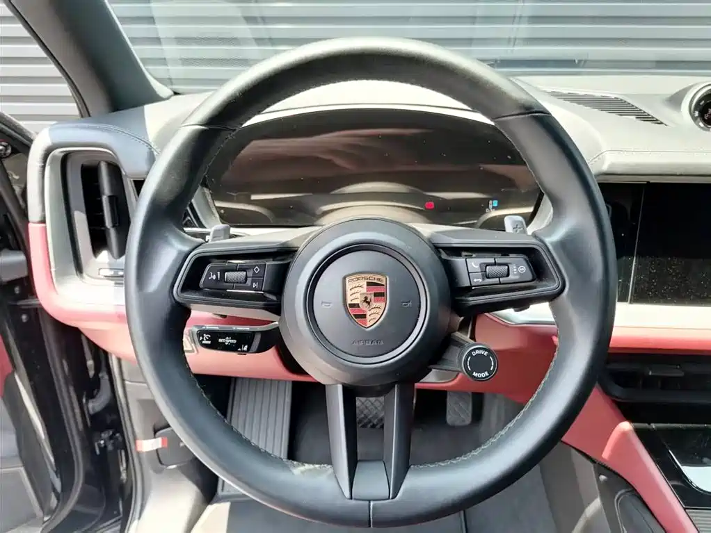 Porsche Cayenne 2025 — фото 16