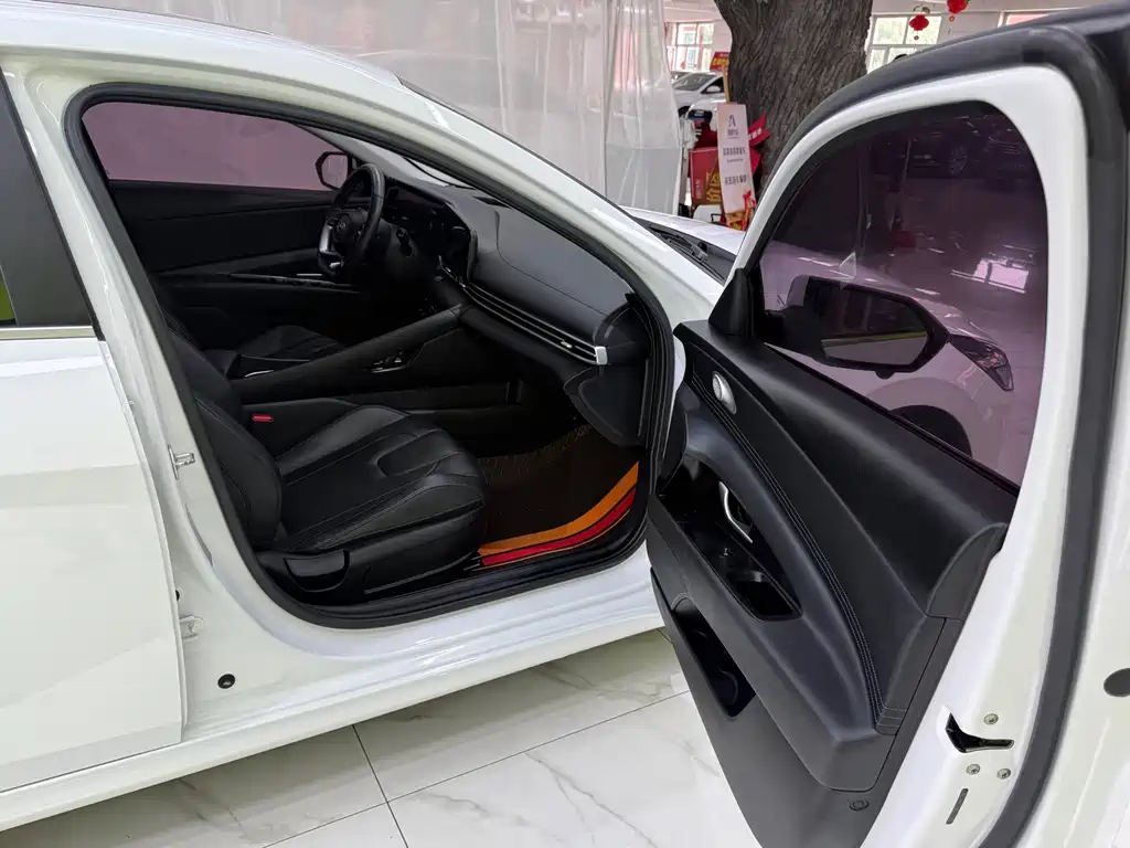 Hyundai Elantra 2022 — фото 22