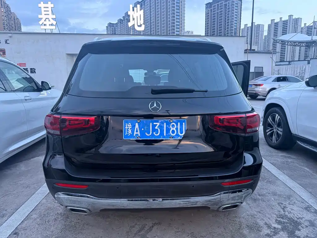 Mercedes-Benz GLB 2025