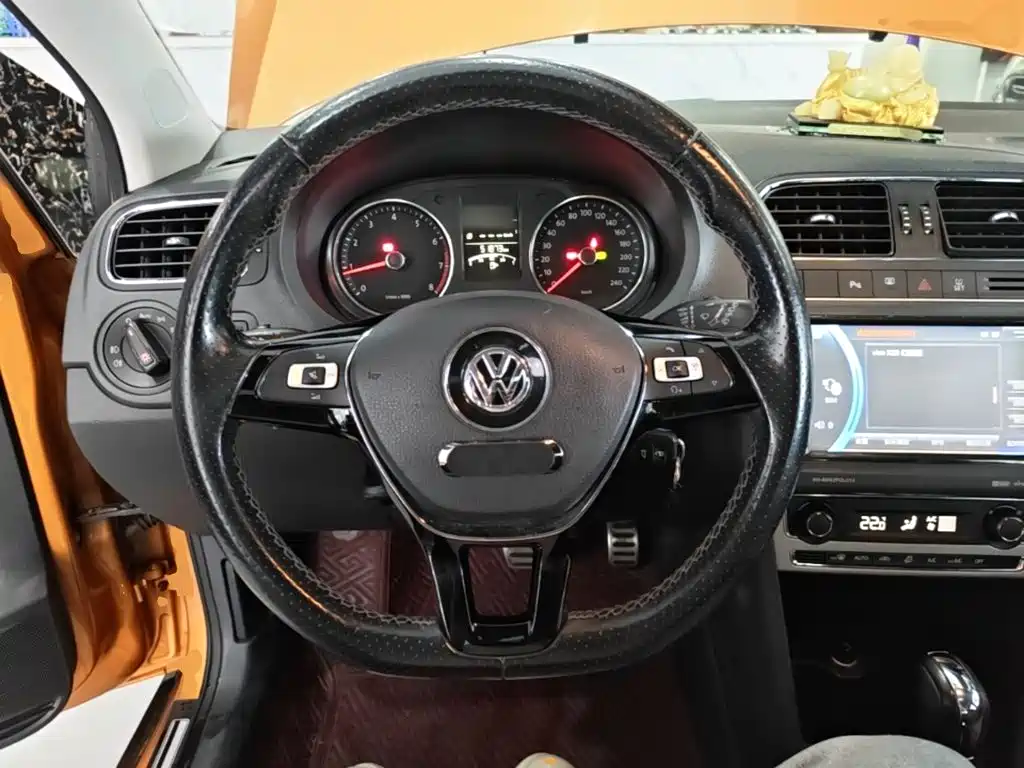 Volkswagen Polo 2015 — фото 11