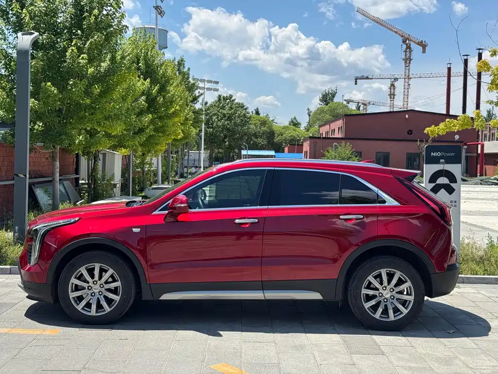Cadillac XT4 2021 — фото 4