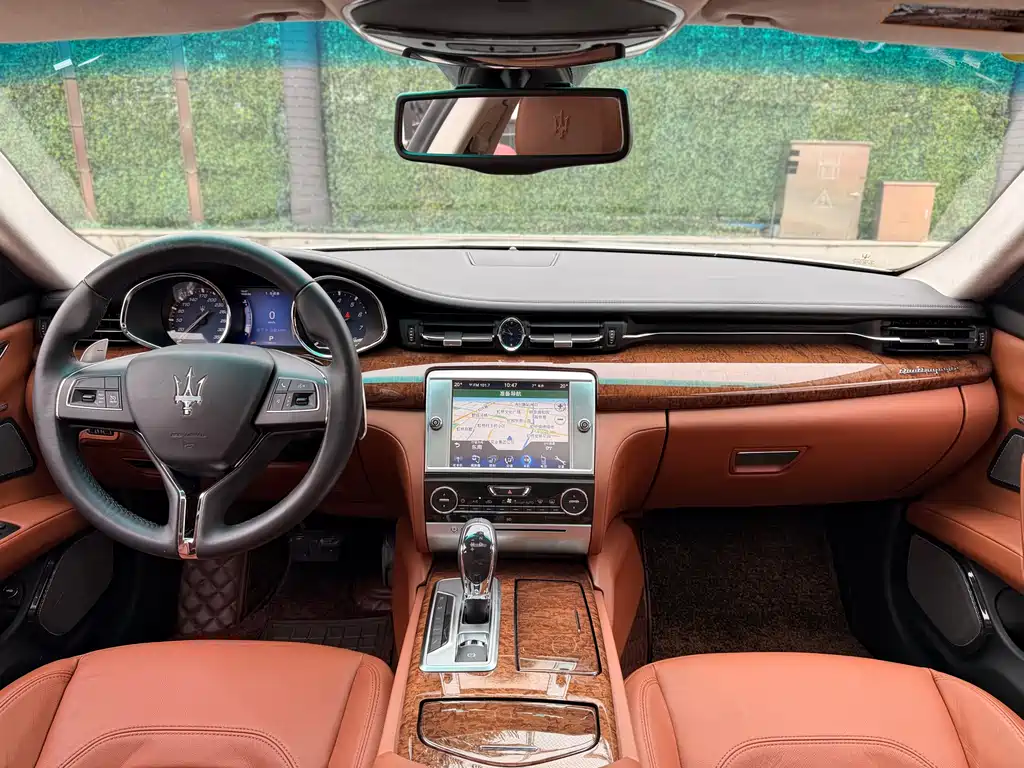Maserati Quattroporte 2017 — фото 16