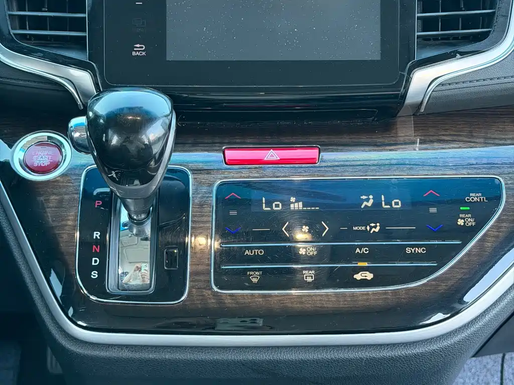 Honda Odyssey 2018 — фото 17