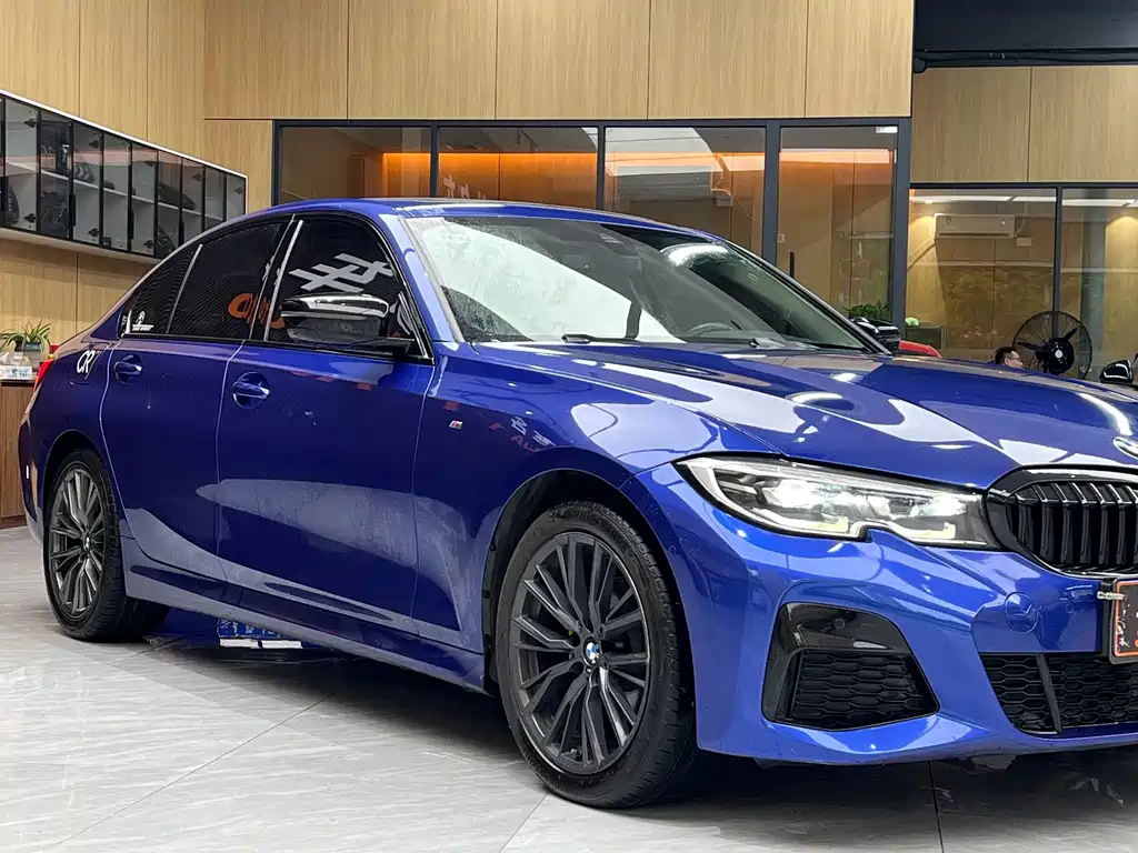 BMW 3 Series 2019 — фото 11