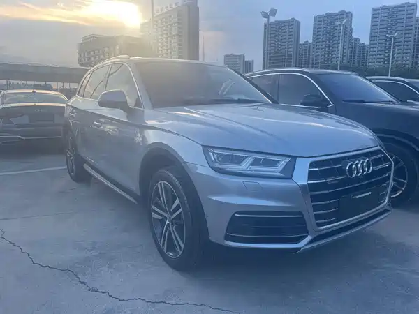 Audi Q5L 2020