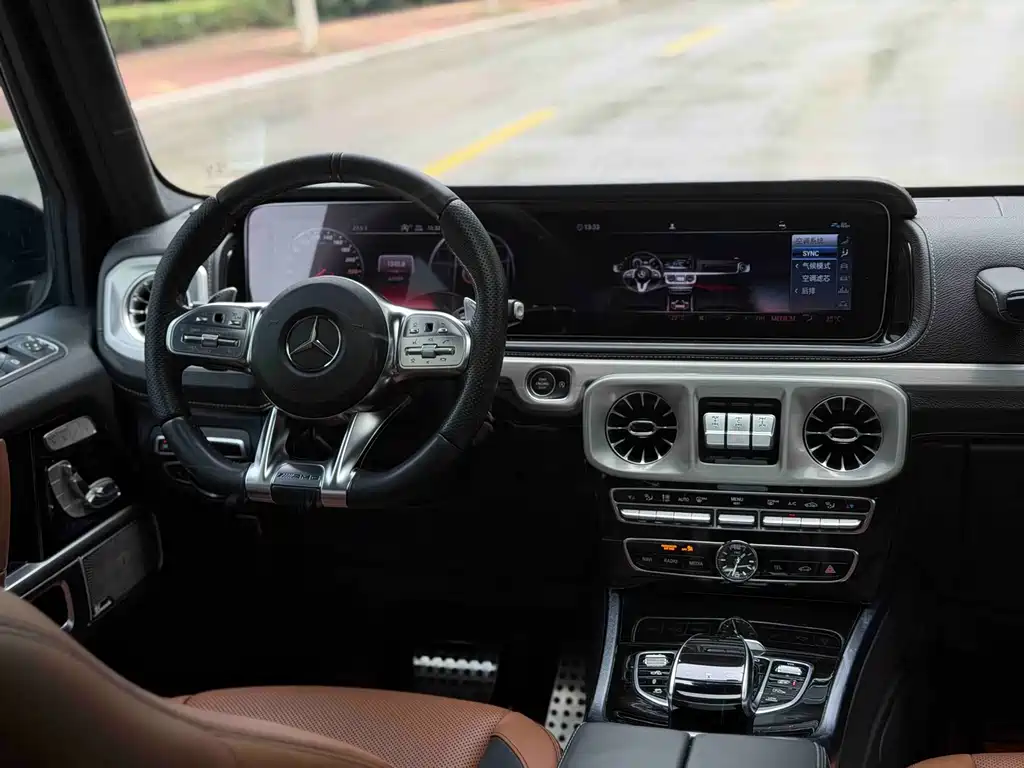 Mercedes-Benz G-Class AMG 2018 — фото 12