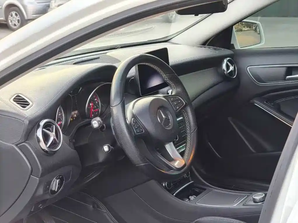 Mercedes-Benz GLA 2019