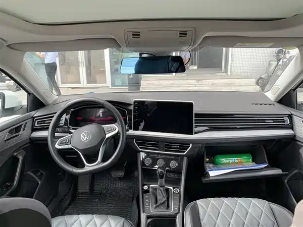 Volkswagen Sagitar 2025