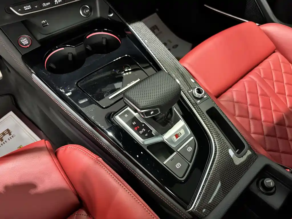 Audi S4 2024 — фото 12