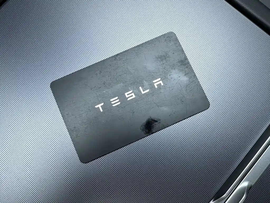 Tesla Model Y 2025 — фото 20