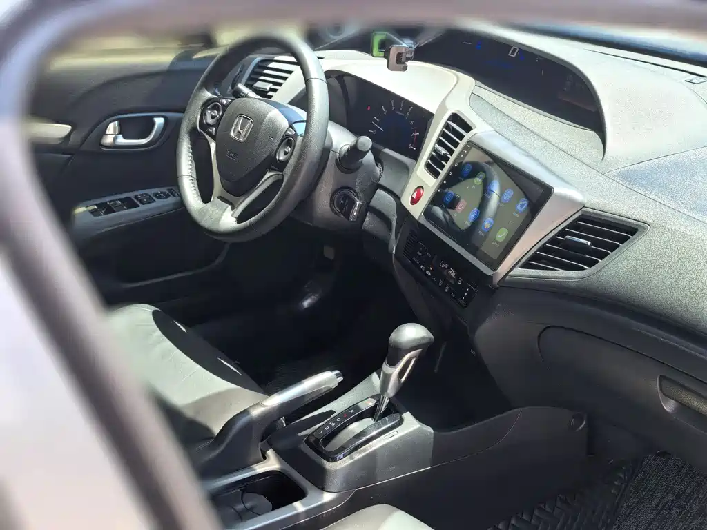 Honda Civic 2014 — фото 14