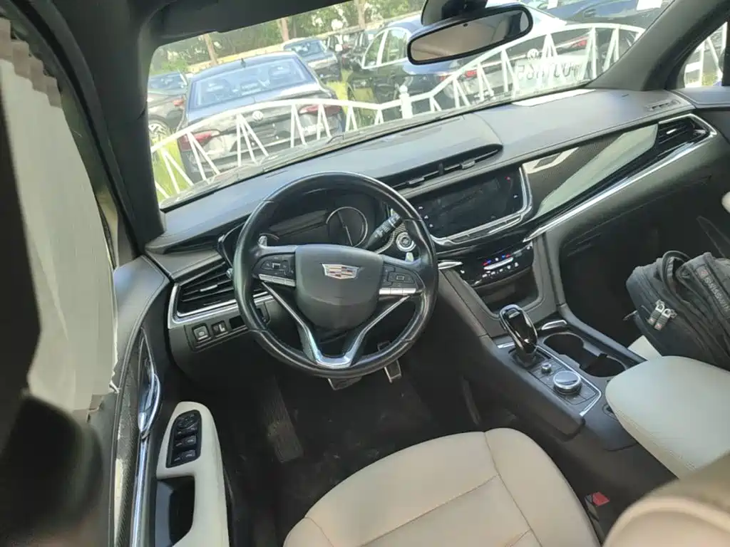 Cadillac XT6 2020 — фото 15