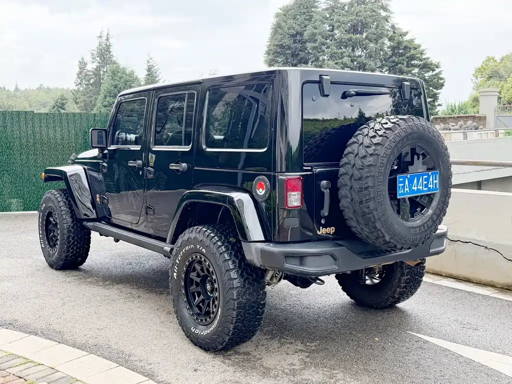 Jeep Wrangler 2014 — фото 18