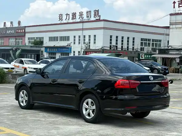 Volkswagen Lavida 2013