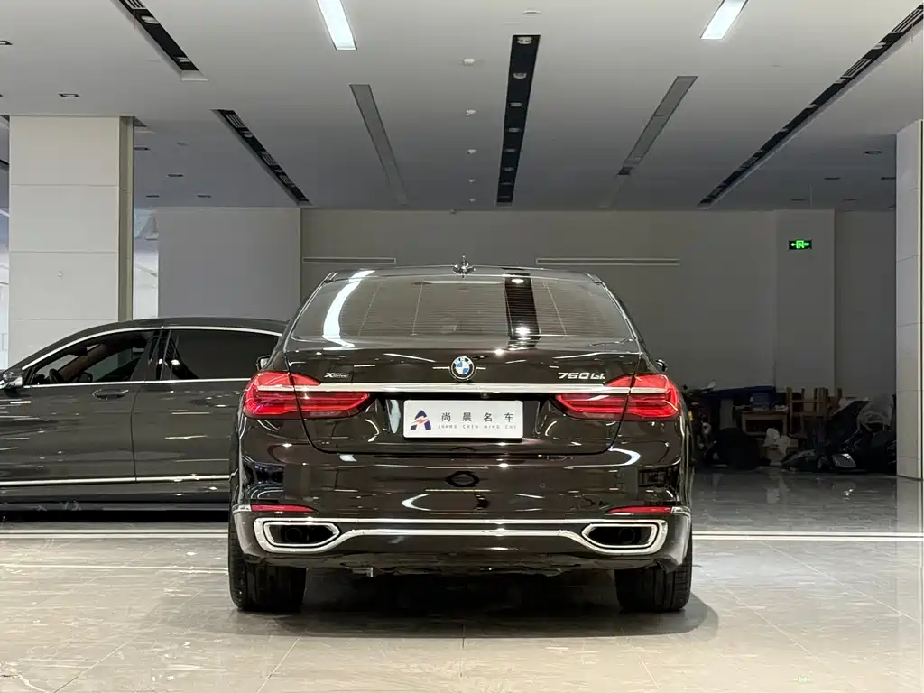 BMW 7 Series 2018 — фото 15