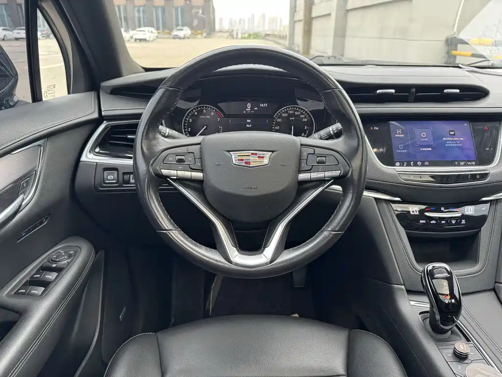 Cadillac XT6 2022 — фото 12