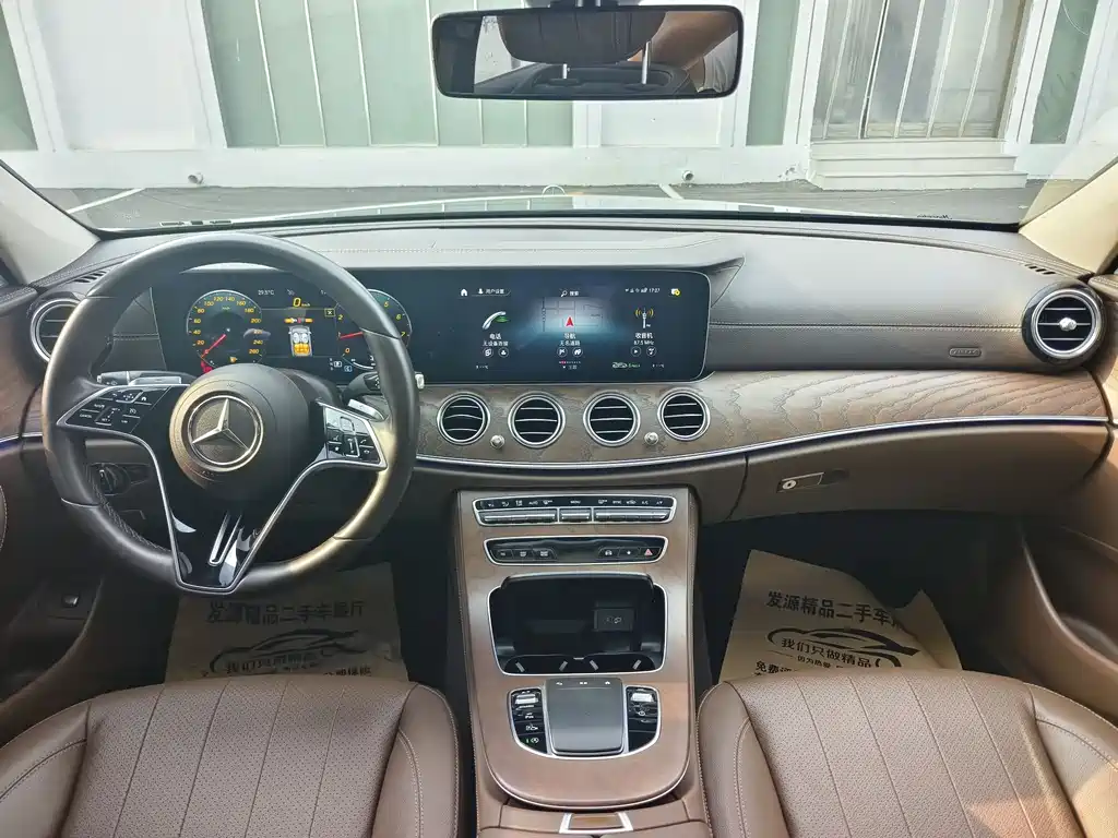 Mercedes-Benz E-Class 2023 — фото 10