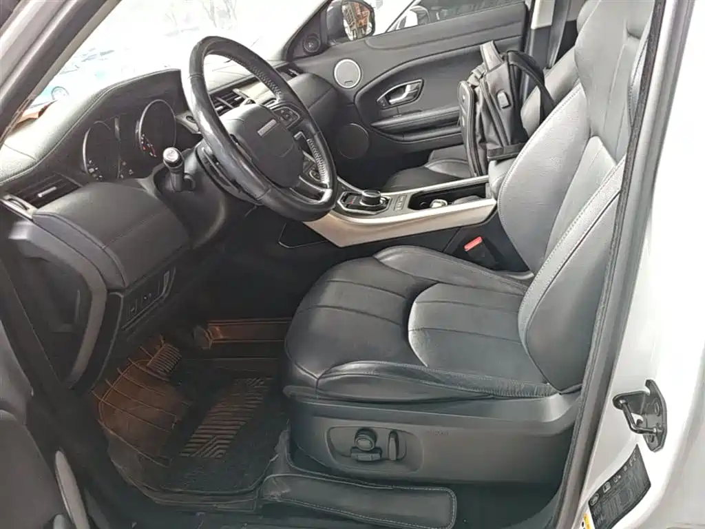 Land Rover Evoque 2018 — фото 15