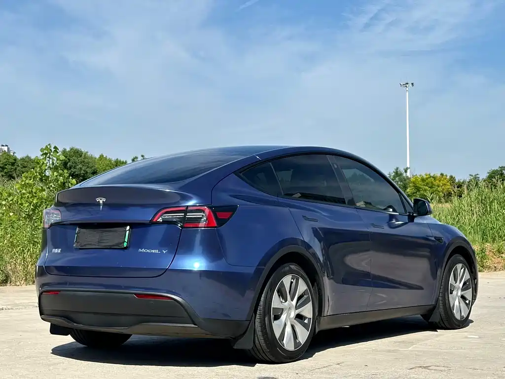 Tesla Model Y 2022 — фото 28