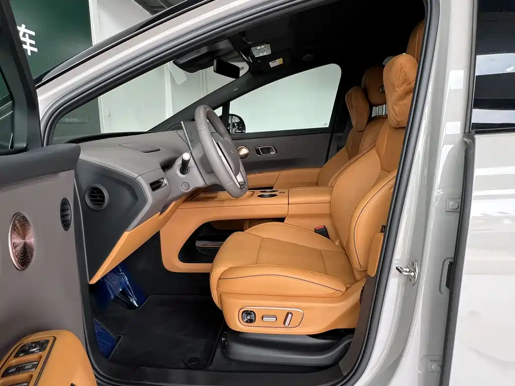 Li Auto i8 2025 — фото 13