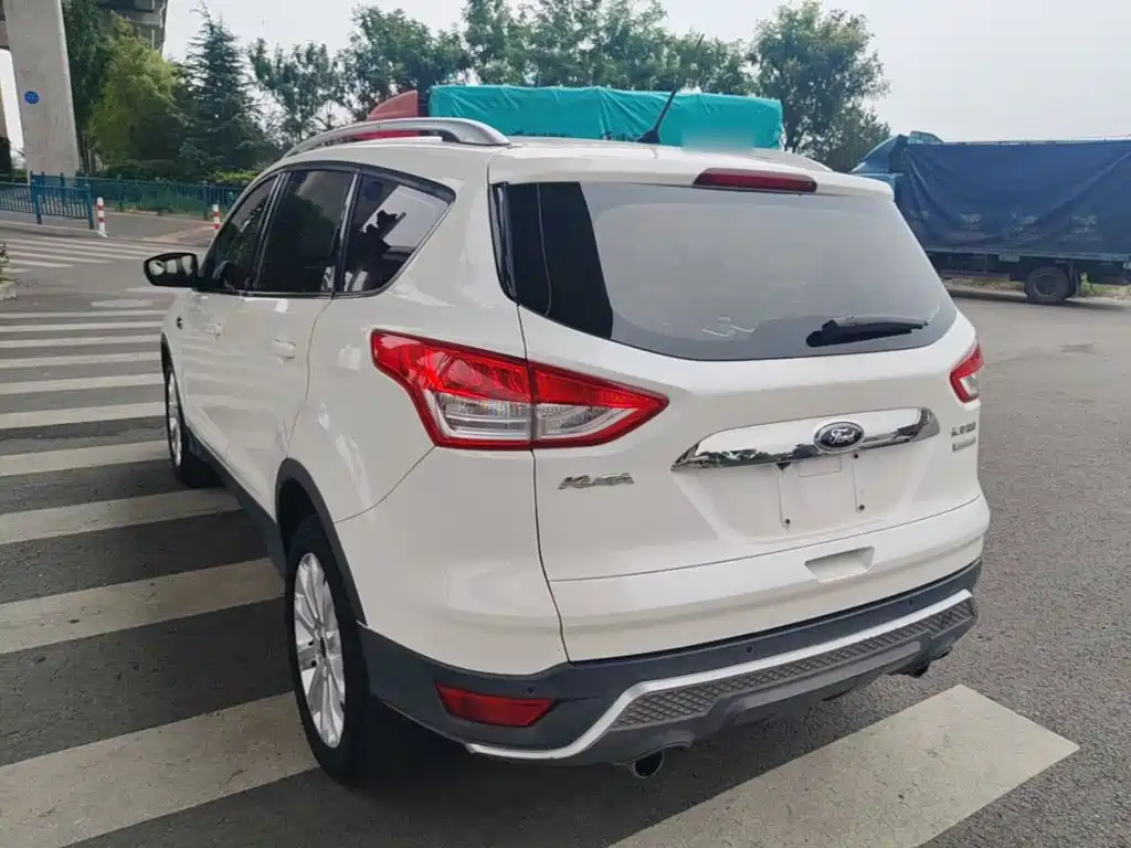 Ford Kuga 2016 — фото 5