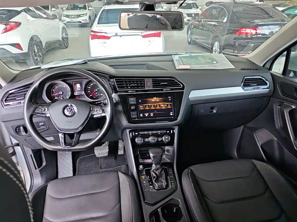 Volkswagen Tiguan L 2018 — фото 10