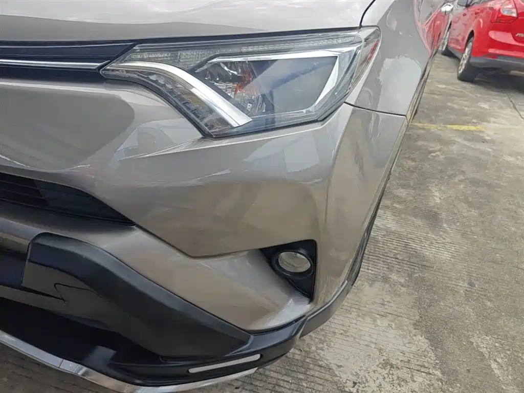 Toyota RAV4 2019 — фото 24