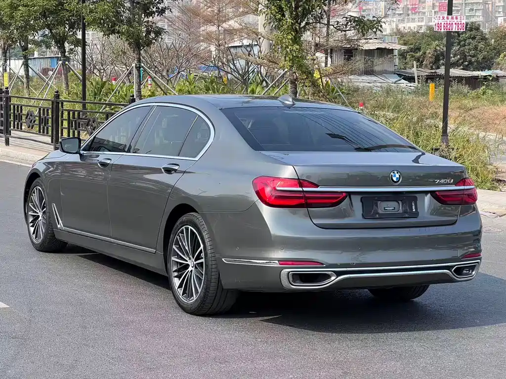 BMW 7 Series 2018 — фото 7